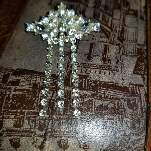 Vintage Jewelry - Vintage Brooch Vintage Jewelry - Vintage Brooch